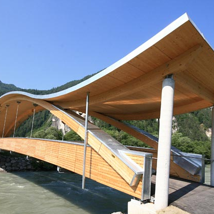 Puente y pasarela de madera del archivo Madercon