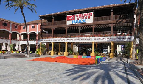 Galería exterior y estructura de madera en Plaza Mayor